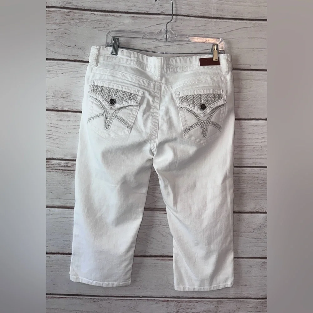 VGS White Embellished Capri Jeans - Size 10
Summer Career Beach Office Casual - Picture 2 of 7